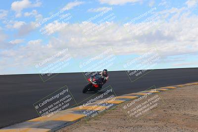 media/Sep-11-2022-SoCal Trackdays (Sun) [[81b7e951af]]/Bowl (820am)/